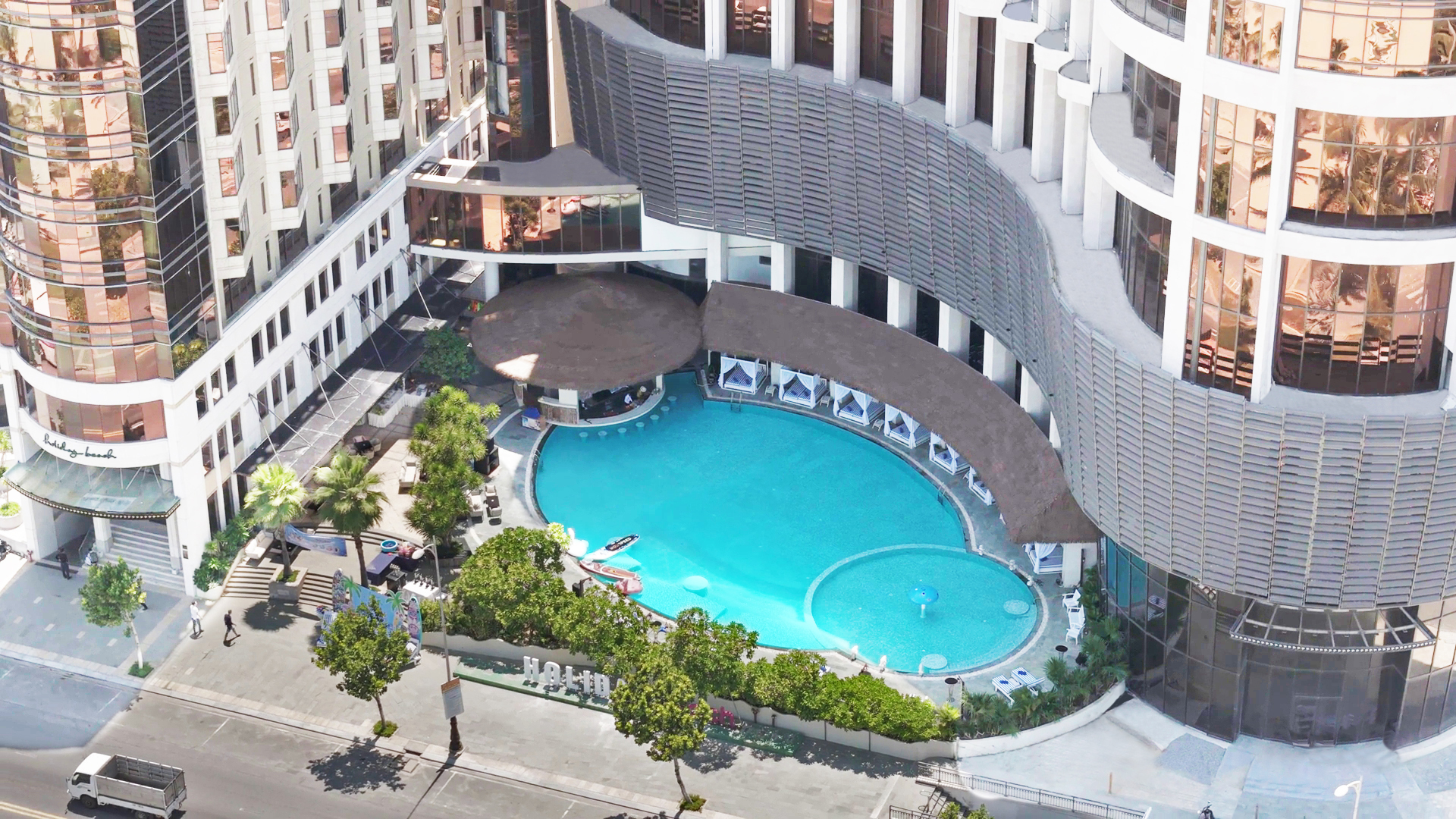 Holiday Beach Hotel Danang