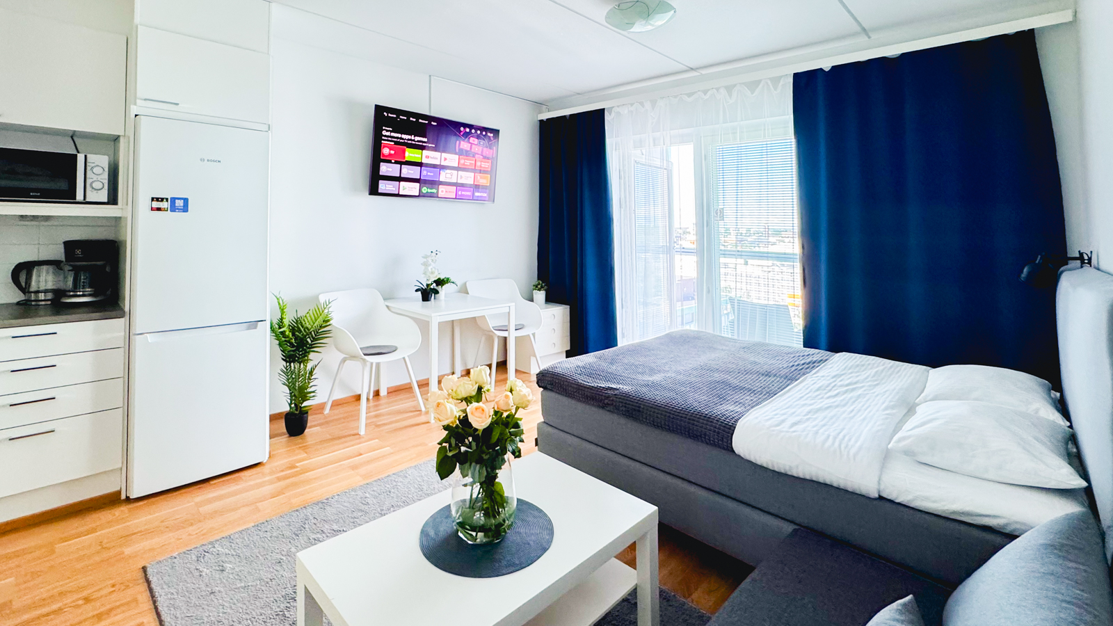 City center brand new studio, parking