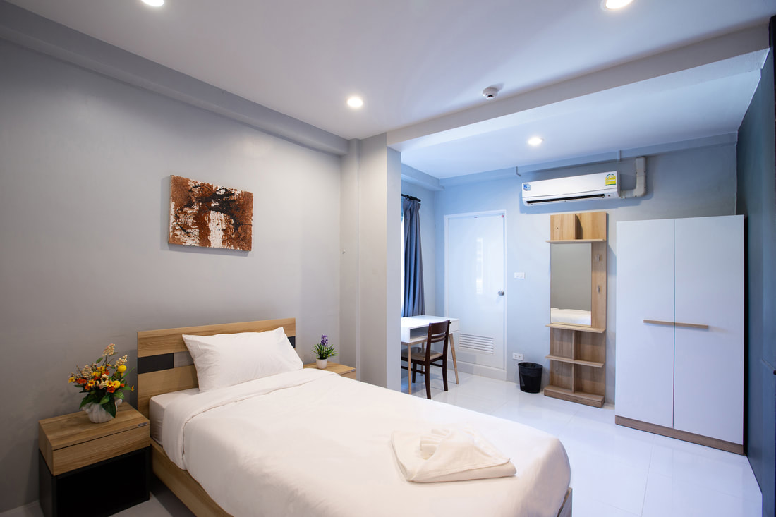 185@Surawong Residence