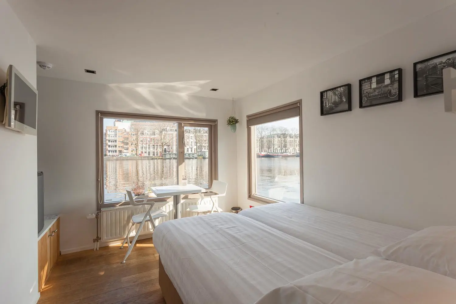 AMSTEL HouseBoats NEW LAKE